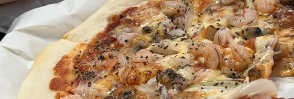 生地から手作り！！実は簡単シーフードpizza！